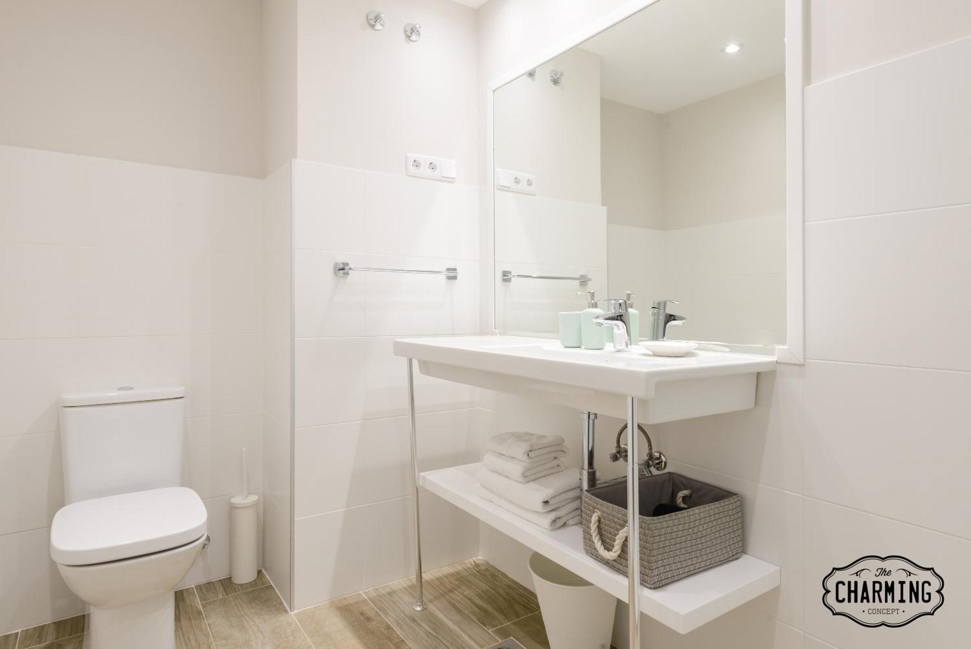 Appartamento Charming Eurobuilding 2 Terrace Exclusive - Plaza De Parking Madrid Esterno foto
