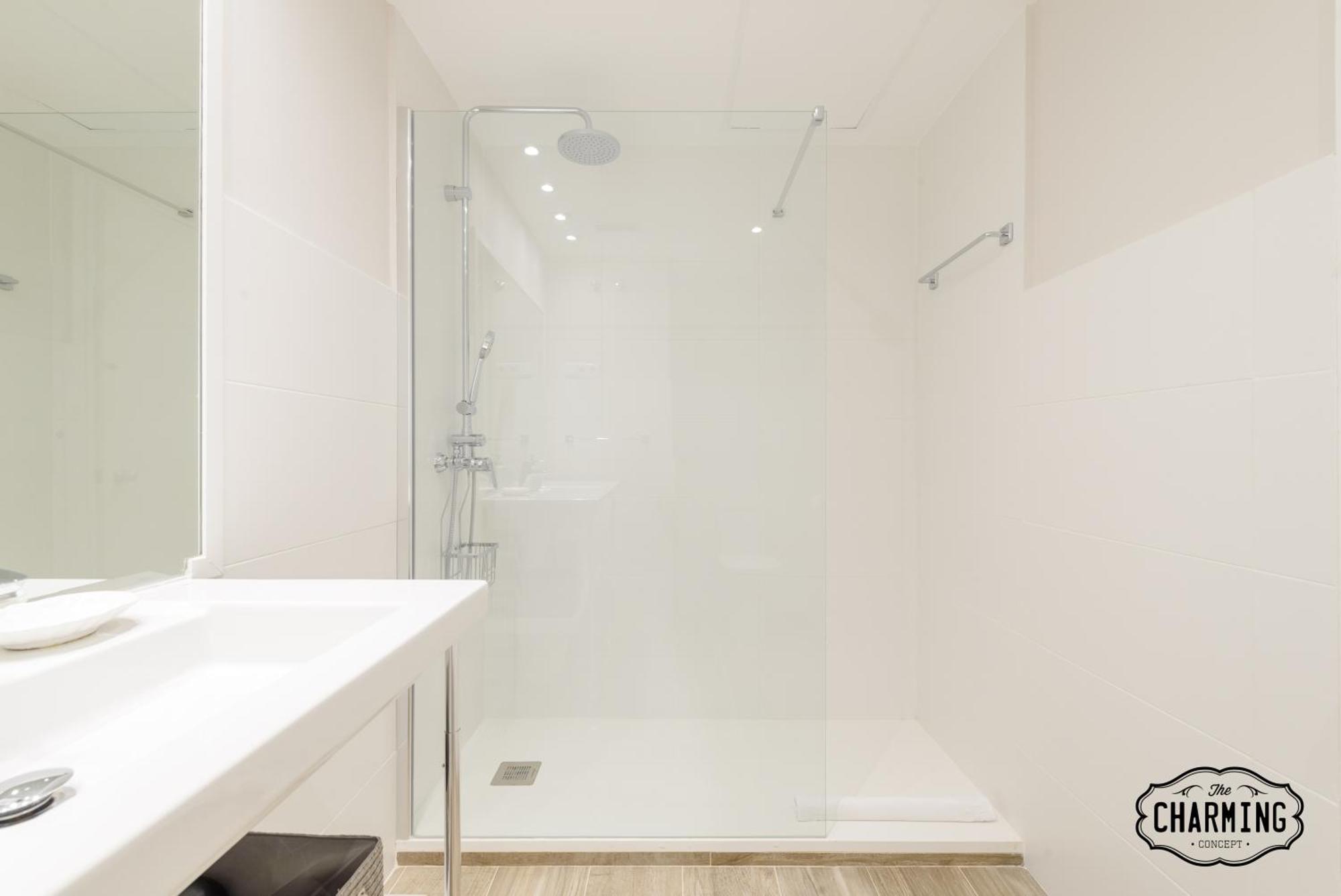 Appartamento Charming Eurobuilding 2 Terrace Exclusive - Plaza De Parking Madrid Esterno foto
