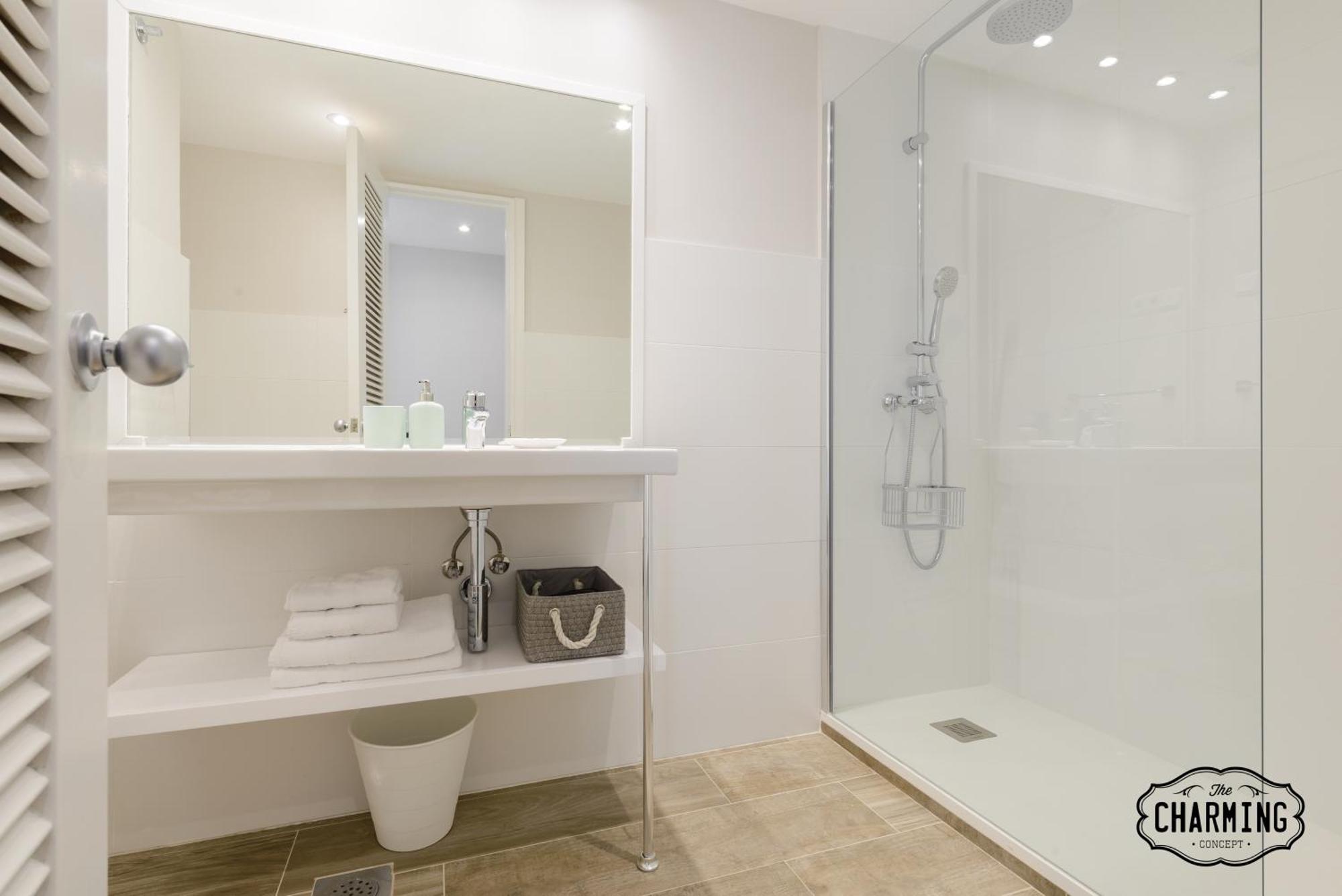 Appartamento Charming Eurobuilding 2 Terrace Exclusive - Plaza De Parking Madrid Esterno foto